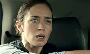 Presentato in concorso al festival di cannes 2015, il film è il primo di una trilogia informale ideata e scritta da taylor sheridan che tratta della moderna frontiera americana. Sicario 2015