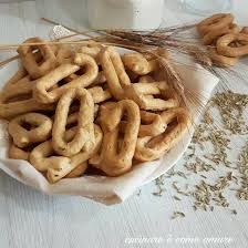 Check spelling or type a new query. Taralli Pugliesi Al Vino Bianco E Semi Di Finocchio Cucinare E Come Amare