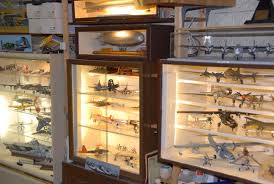 Trumpeter display cases 90mml x 51mmw x 38mmh # 09811. Quite The Displays Finescale Modeler Magazine