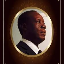 Teach us your ways, Ms. Aubrey! 🎓 Congratulations! 🎉 (🔁:  themerlemurrain/IG)