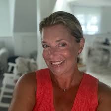 Vanessa Simone (@SimoneTeaches)