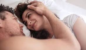 Te comienzo a dibujar Te comienzo a dibujar con caricias... con pequeños  besos que inician en tus labios... que baja hasta tu cuello, te comienzo a  dibujar cerrando mis ojos... mirándote tan