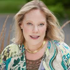 Darcie Douglas's Instagram, Twitter & Facebook