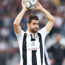 «المال فقط يحكم» شعار أصبح حقيقة في انتقالات اللاعبين تحت مسمى «الاحتراف الجديد»، بدأت أوروبيا وانتقلت إلى القارة السمراء، هكذا حال آخر صفقتين لقطبي الكرة المصرية الأهلي والزمالك مع فرص تدعيم الفرقتين بمواهب جديدة. Ø¨Ø§Ù„Ø£Ø³Ù…Ø§Ø¡ ØµÙÙ‚Ø§Øª Ø§Ù„Ø²Ù…Ø§Ù„Ùƒ Ø§Ù„Ø«Ù‚ÙŠÙ„Ø© Ù„Ù„Ù…ÙˆØ³Ù… Ø§Ù„Ø¬Ø¯ÙŠØ¯