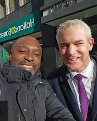 I was walking down a street in Central London, I bumped into a man wey  carry school bag like all of us,dey waka for road. I said, "Oga, are you  not the