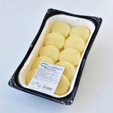 Una volta freddi, tagliate i cilindri a fette spesse 1 cm che disporrete intercalati in tegliette da forno. Gnocchi Alla Romana Campesan Snc