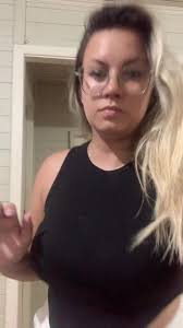 Os vídeos de Vanessa Wingert (@nessawingert) com Malvada