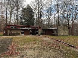 4333 Copley Rd Copley Oh 44321 Mls 4154908 Zillow Mid Century Modern House Modern Homes For Sale Mid Century Modern Dining Furniture