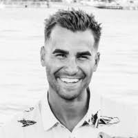 Earl Tingle's Instagram, Twitter & Facebook