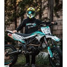 Modifikasi cutting sticker motor klx 150 kumpulan gambar. Harga Decal Klx Terbaik Aksesoris Motor Otomotif Juni 2021 Shopee Indonesia