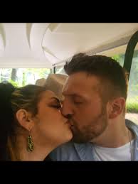 Lacy Leonard (@lacyleonard89)