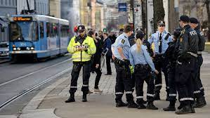 Operasjonssentralen i oslo skriver om hendelser i kommunene oslo, asker og bærum besvarer ikke henvendelser her ☎112 for øyeblikkelig hjelp ☎02800 for annet. Store Forskjeller I Politiet Ogsa Etter Reformen E24