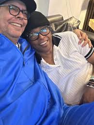 La estatuilla del premio Billboard que debió estar en manos de Rubby Pérez  hoy lo exhibe con orgullo su amada hija Zulinka #fblifestyle