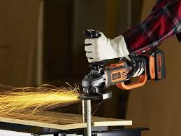 2010 wurde das hundertjährige jubiläum gefeiert. Black Decker Bcg720m1 Akku Winkelschleifer Kaufland De
