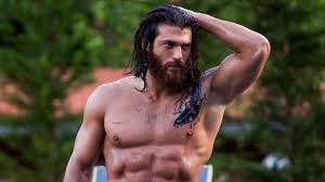 Can yaman haberleri ve güncel gelişmeler için tıkla! Is That You Can Yaman Is Unrecognizable After He Shaved His Beard And Cut His Locks Check Him Out Al Bawaba