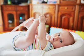 Des données israéliennes qui sont sorties le 6 juillet montrent que les vaccins ne sont. A Quel Age Bebe Commence T Il A Attraper