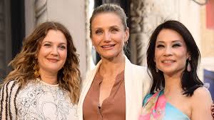 Drew barrymore kicked off her new talk show by bringing on her charlie's angels costars cameron diaz and lucy liu as her first guests on the drew barrymore show. Drew Barrymore Has Epic Charlie S Angels Reunion With Cameron Diaz Lucy Liu Access
