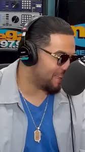 Cuántos 🔥 para el look de Ñengo Flow? #FashionFriday 🔥 🔥🔥 🔥🔥🔥 ・・・  #Repost LaMusica #LaMusicaApp #NengoFlow #LaMusica #Fashion