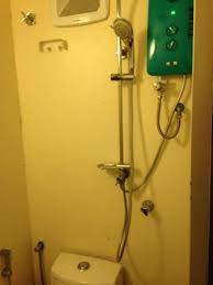 Petunjuk pemasangan dan penggunaan model: Shower Dan Pemanas Air Instan Di Kamar Mandi Unit Dalam Picture Of Container Hotel Kuala Lumpur Tripadvisor