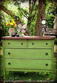 White And Neglected Craigslist Dresser Turned Green Beauty Armarios Pintados Restauracao De Moveis Pintura Em Moveis Antigos