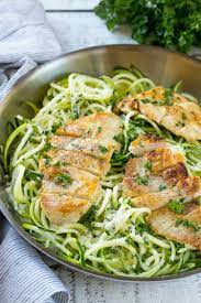 Zucchini noodles are best served fresh! Healthy Chicken Alfredo Zoodles Low Carb Healthy Fitness Meals