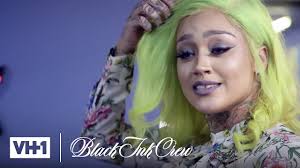 Donna Gets Smacked by the New Manager