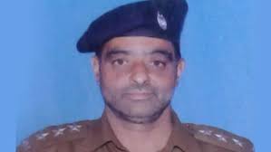 After Jammu And Kashmir Officer Beaten To Death, Cops Told to Offer Eid  Prayers In Protected Areas