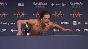 596 470 tykkäystä · 144 932 puhuu tästä. Nach Kokain Vorwurfen Beim Esc Maneskin Sanger Meldet Sich Bei Instagram Zu Wort