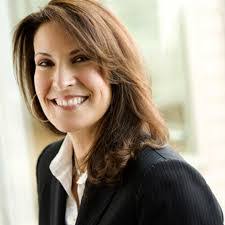 Dee Holley's Instagram, Twitter & Facebook