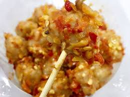 Cilok, jajanan enak yang dikenal banyak orang ini bisa kamu buat sendiri di rumah. Ini Dia Beda Cilok Cimol Cilor Ciwang Cireng Pentol Dan Bakso Aci Curhat Si Ambu