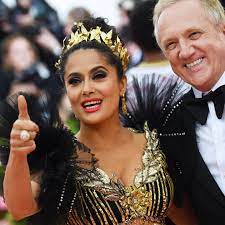 Check spelling or type a new query. Salma Hayek Spricht Uber Vorurteile Sie Habe Ihren Mann Nur Fur Seine Milliarden Geheiratet Gala De