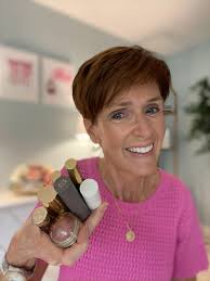 What are some favorite clean makeup products for a simple face routine?