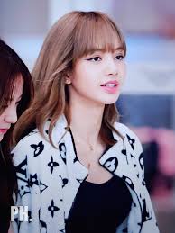 Pin On Lisa Blackpink