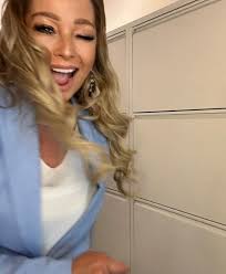 ✨ Wann wirst du endlich erwachsen? ✨ Ganz ehrlich: Hoffentlich niemals!  🚫💃 Ich habe null Lust, mich in die Schablonen der Gesellschaft pressen zu  lassen