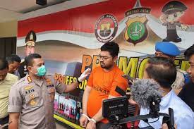 Dalam postingan yang dibagikannya tentang resepsi pernikahan pasangan pengantin gunawan bayu aji dan. Penipuan Wedding Organizer Di Depok Tipu Korban Hingga Rp2 5 Miliar