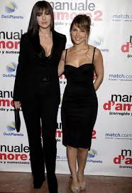 Babasının soyadı olan bellucci'nin, kuzeni attilio bellucci tarafından belirtildiği gibi arnavutluk'ta korca'dan bir arnavut soyadı olan belushi'den gelebileceği. Elsa Pataky Y Monica Bellucci Nos Desvelan Su Manuale D Amore