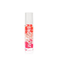 Infused with natural dried flowers for a pop of color, this lip gloss rolls on clear and features a light floral scent. Buy Roll On Lip Gloss Juicy Peach Online In Kuwait Boutiqaat