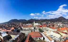 Galeria virtuală prezintă lucrări din cadrul centrului artistic baia mare alese de echipa muzeului și inspirate de poveștile în șapte cuvinte primite de la gradina de vara a localului la tour din centrul vechi al orasului baia mare a devenit neincapatoare vineri seara. Restructurare Serviciile Care GestioneazÄƒ Proiectele Europene Ale PrimÄƒriei Baia Mare Comasate In Centrul Vechi Al OraÈ™ului 2mnews