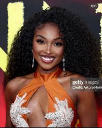 Comparison of a woman's appearance to celebrities