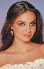 Crystal Gayle January 9 1951 Born Brenda Gail Webb Country Singer Best Known For A Series Of Co Country Music Artists Best Country Music Country Singers