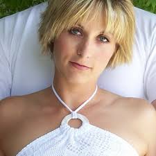 Melody Howell's Instagram, Twitter & Facebook