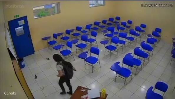 Foto: Alumna habría atacado a su profesora en una escuela de Brasil /  cortesía