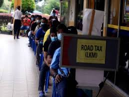 Pada 1 april 1946, jabatan pengangkutan jalan telah ditubuhkan yang bertujuan menyelaras segala aspek berkaitan pengangkutan bagi seluruh negeri. Beratur Dengan Jarak Satu Meter