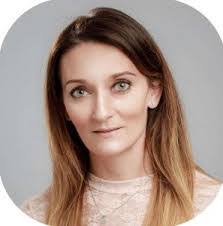 Anna Siwik's Instagram, Twitter & Facebook