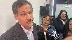 Carlos Ernesto Cobos González, presidente del Grupo Astronómico BACAB,  habla sobre las circunstancias del eclipse solar total del proximo 8 de  abril., dicha ponencia se realizó en las instalaciones de ...