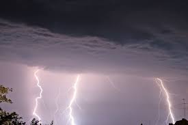 Zudem sind großer hagel um 5 cm und schwere sturmböen um 100 km/h (bft 10) möglich. Unwetterwarnung Fur Potsdam Schweres Gewitter Hagel Und Sturmboen Am Samstagabend