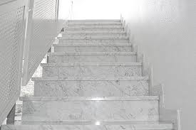 Treppe Fliesen Mit Naturstein Granit Marmor Klepfer S Naturstein Blog Marmortreppe Natursteintreppe Treppe