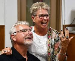 A suburban Sox fan club cinches up and hunkers down for October magic