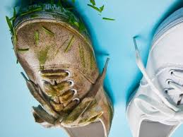 How To Clean White Shoes So They Look New White Shoes Diy How To Clean White Shoes How To Clean White Sneakers