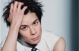 柿澤勇人── 進化しつづける表現者 新たな挑戦に立ち向かう心境とは